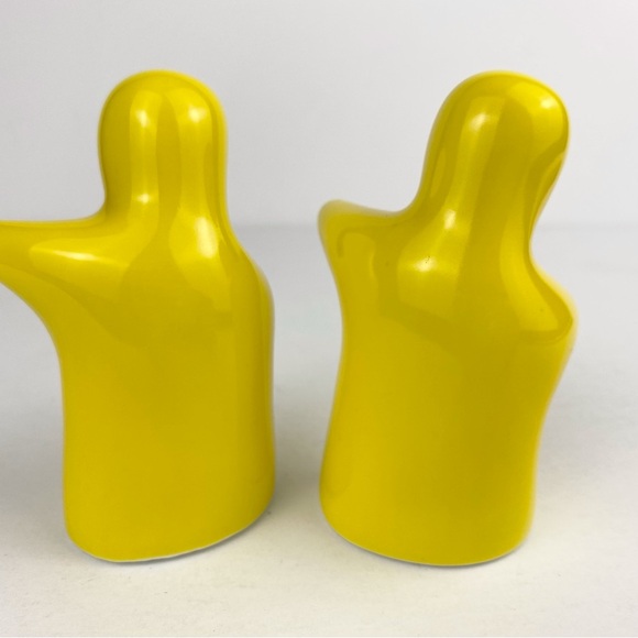 Hugging Ghosts Ceramic Salt and Pepper Shakers Yellow Set of 2 - Picture 3 of 6